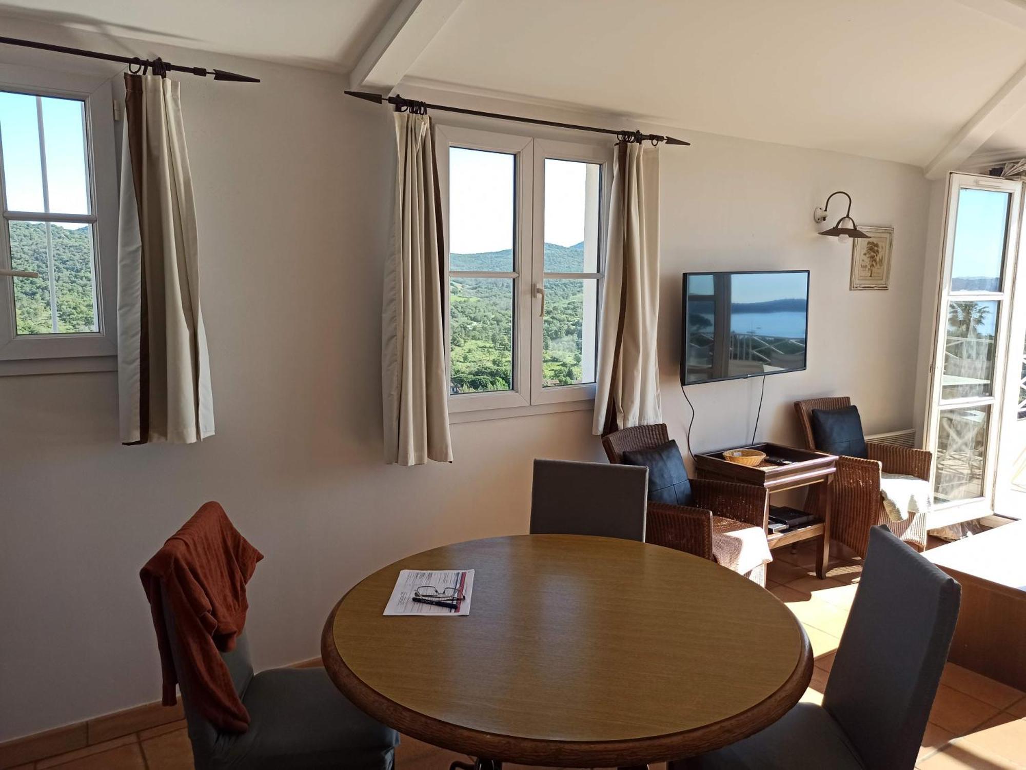 Les Restanques, Bastides Vue Golfe Saint Tropez Apartment Grimaud Exterior photo
